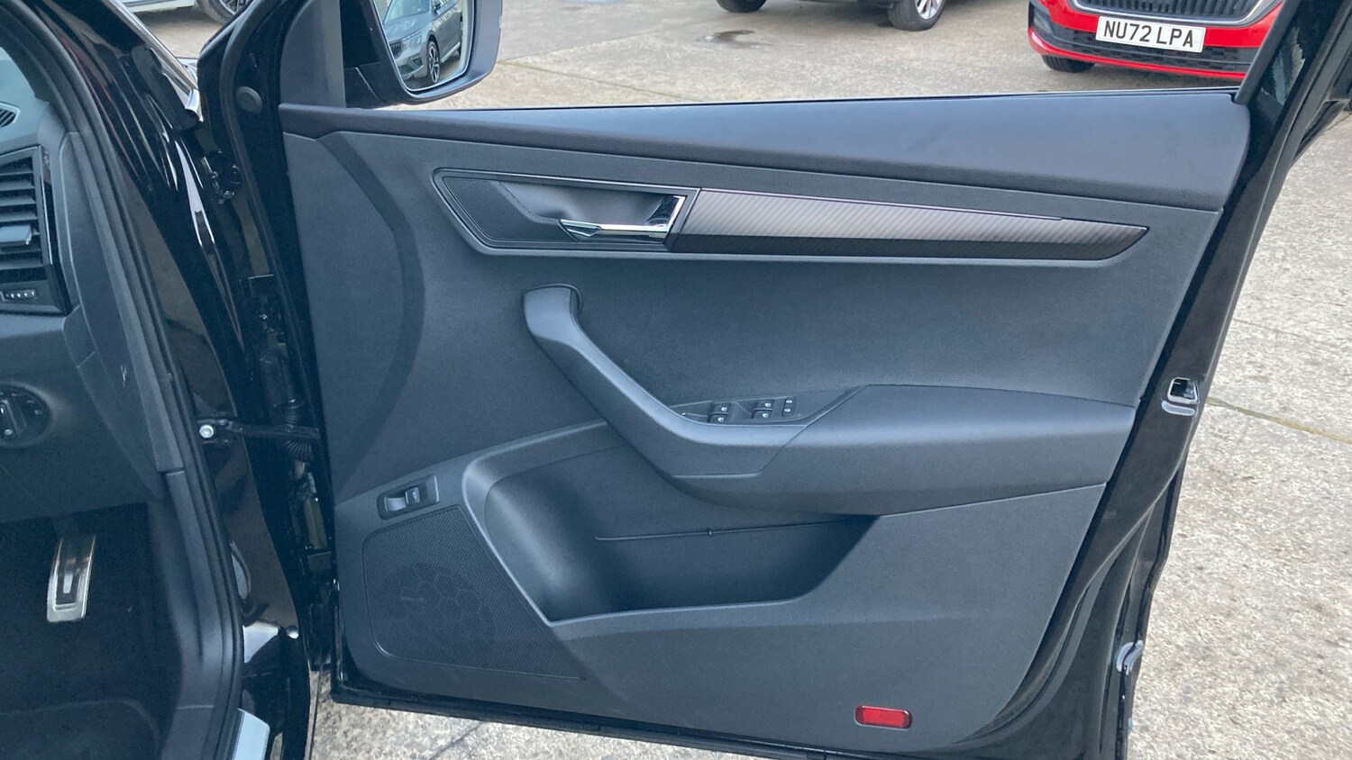 Used Skoda Karoq 2025 for sale - 76858680: Photo 19