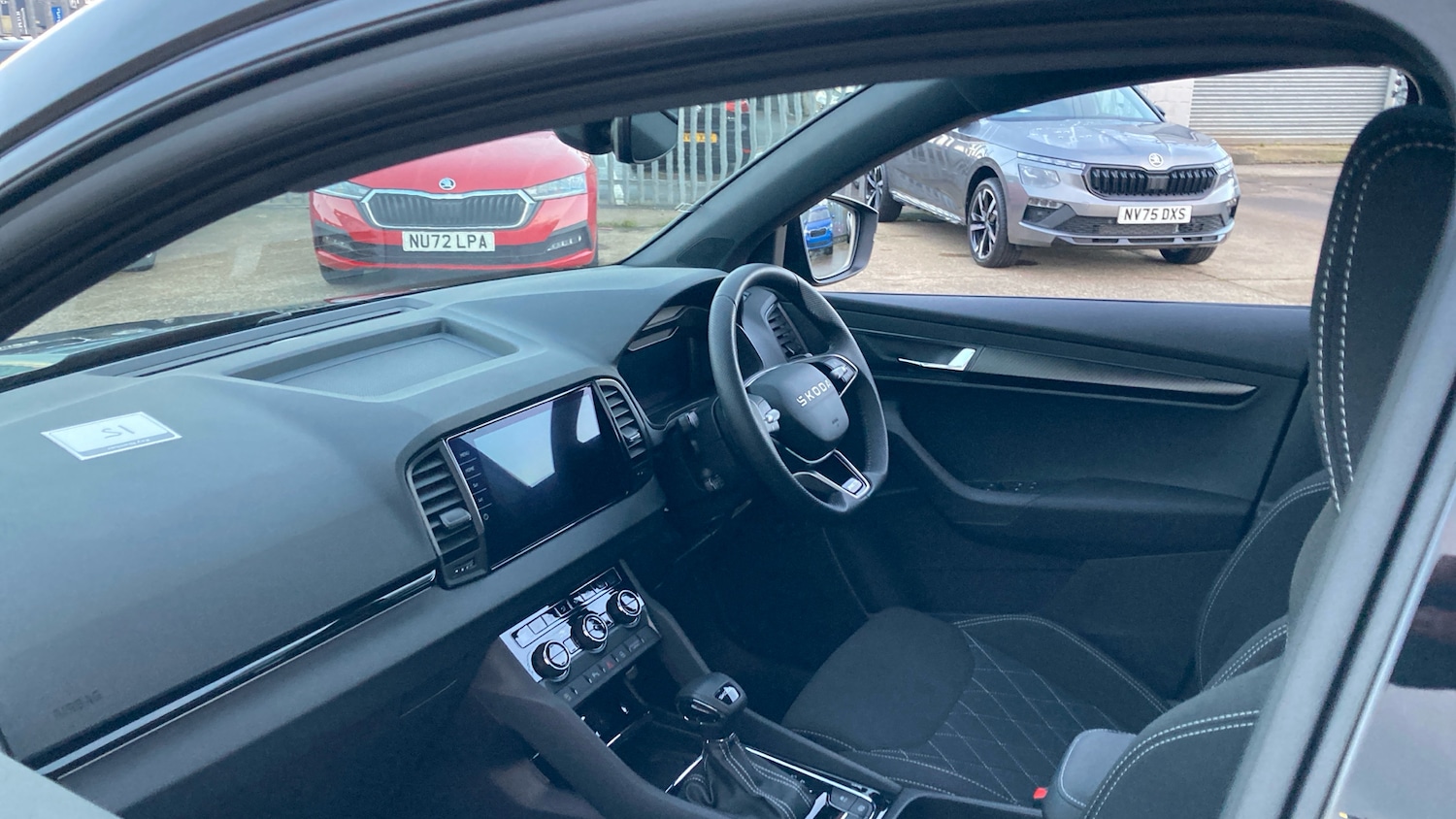 Used Skoda Karoq 2025 for sale - 76858680: Photo 2