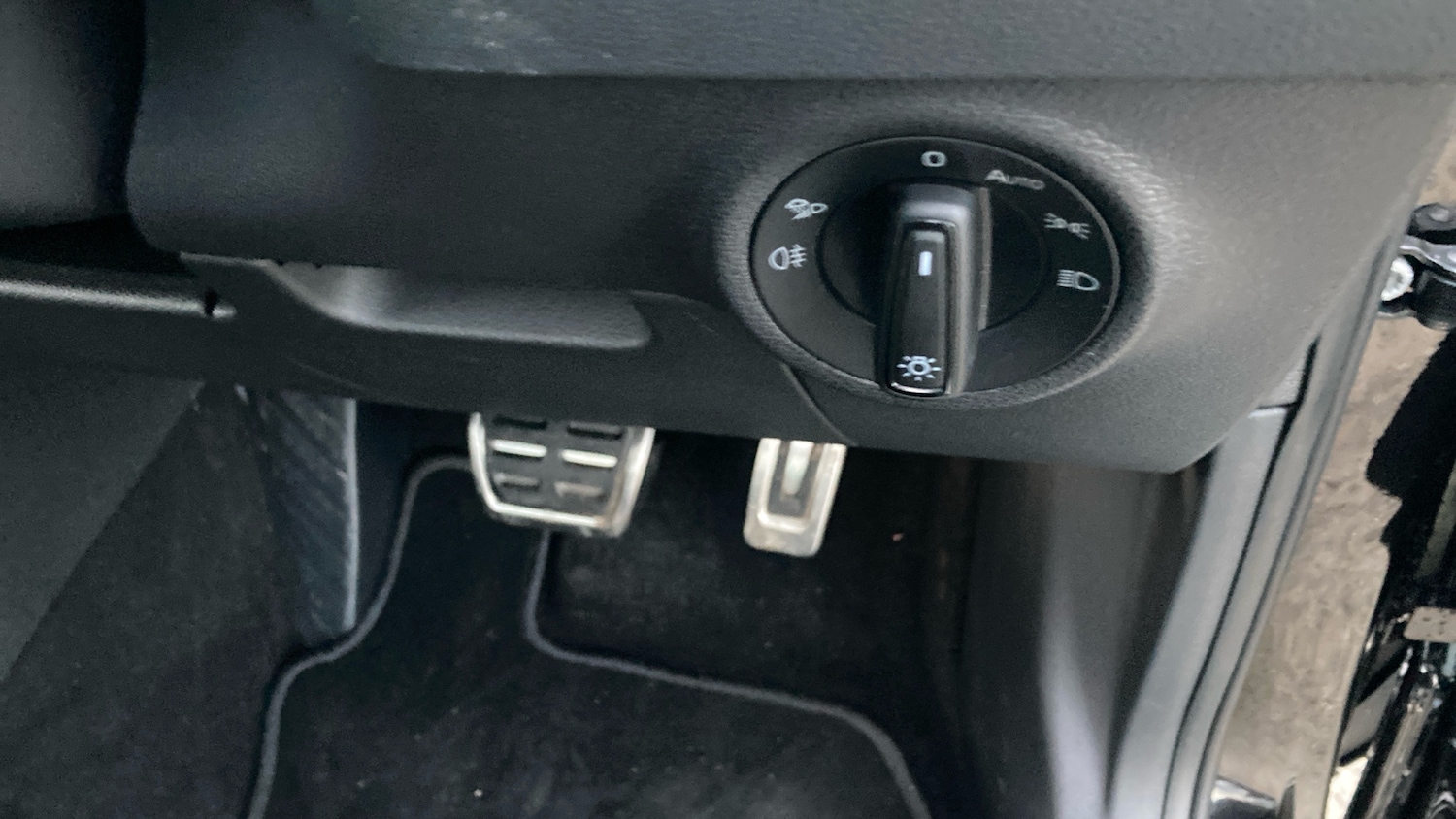 Used Skoda Karoq 2025 for sale - 76858680: Photo 28