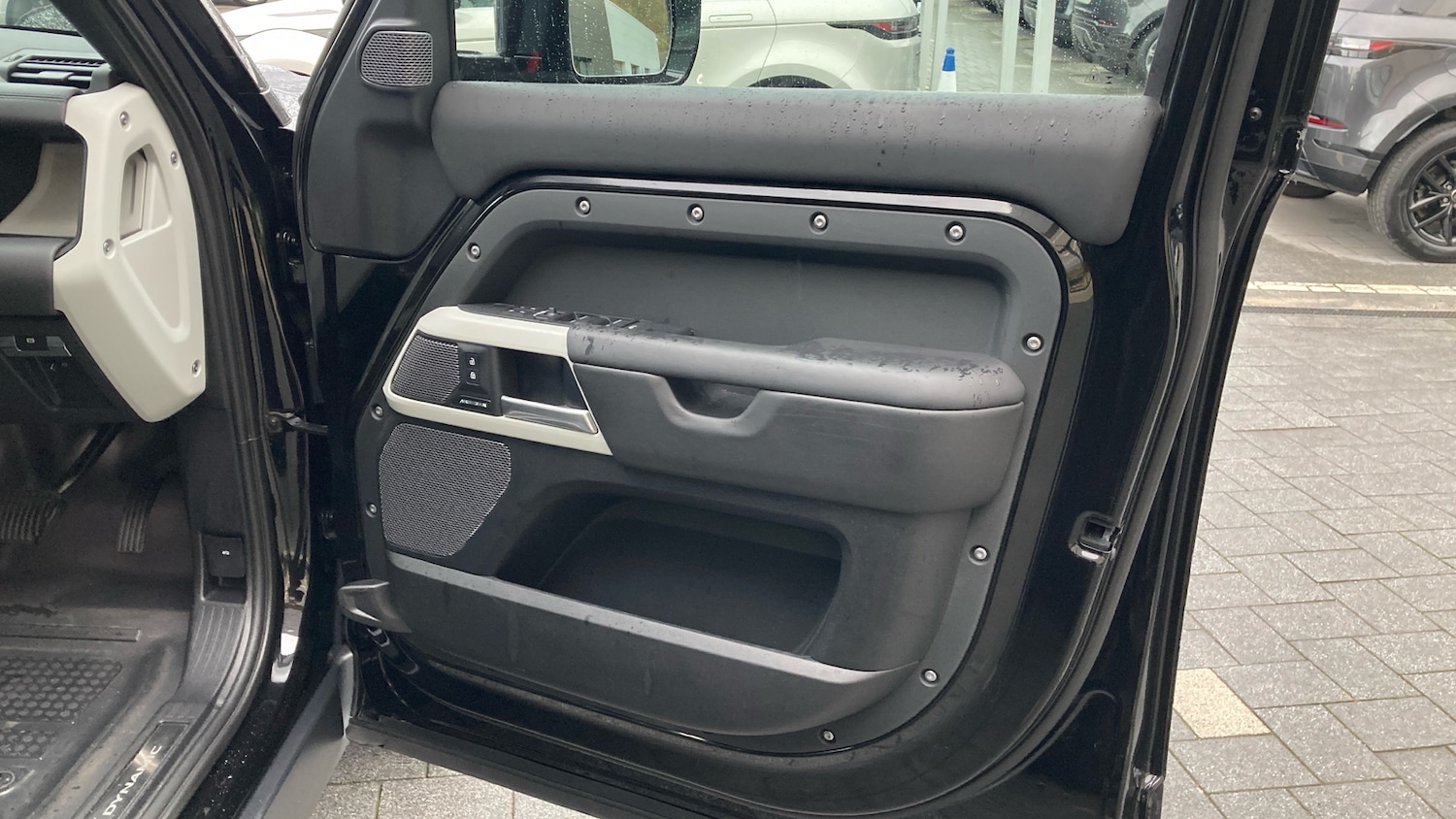 Used Land Rover Defender 2024 for sale - 77581949: Photo 24