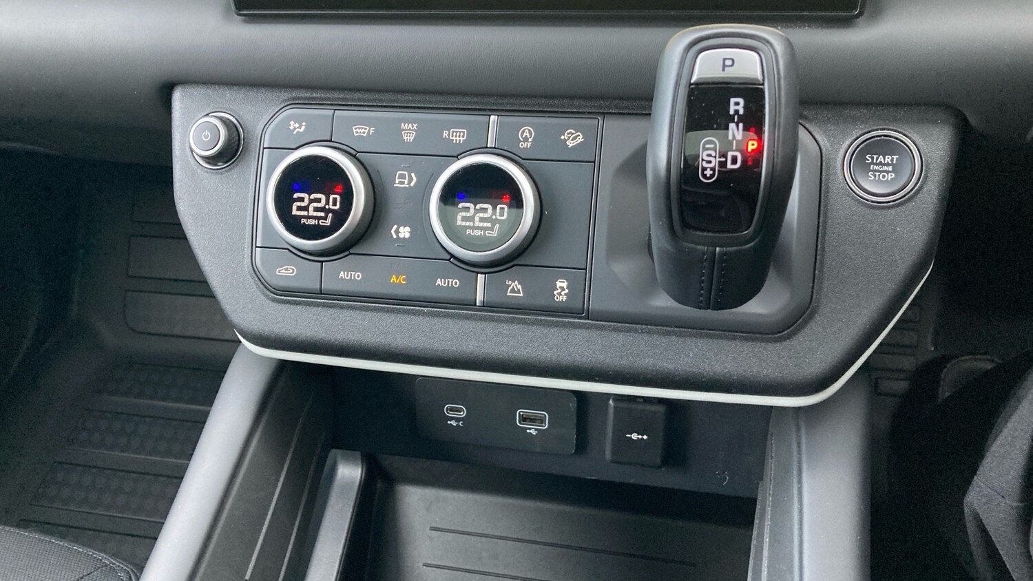 Used Land Rover Defender 2024 for sale - 77581949: Photo 32