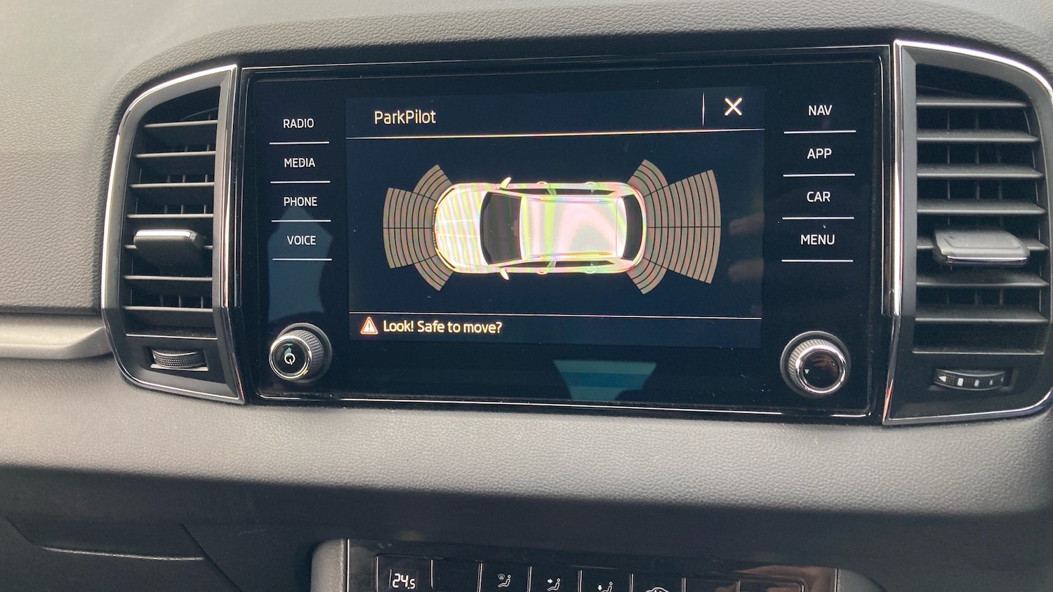 Used Skoda Karoq 2020 for sale - 77251049: Photo 31