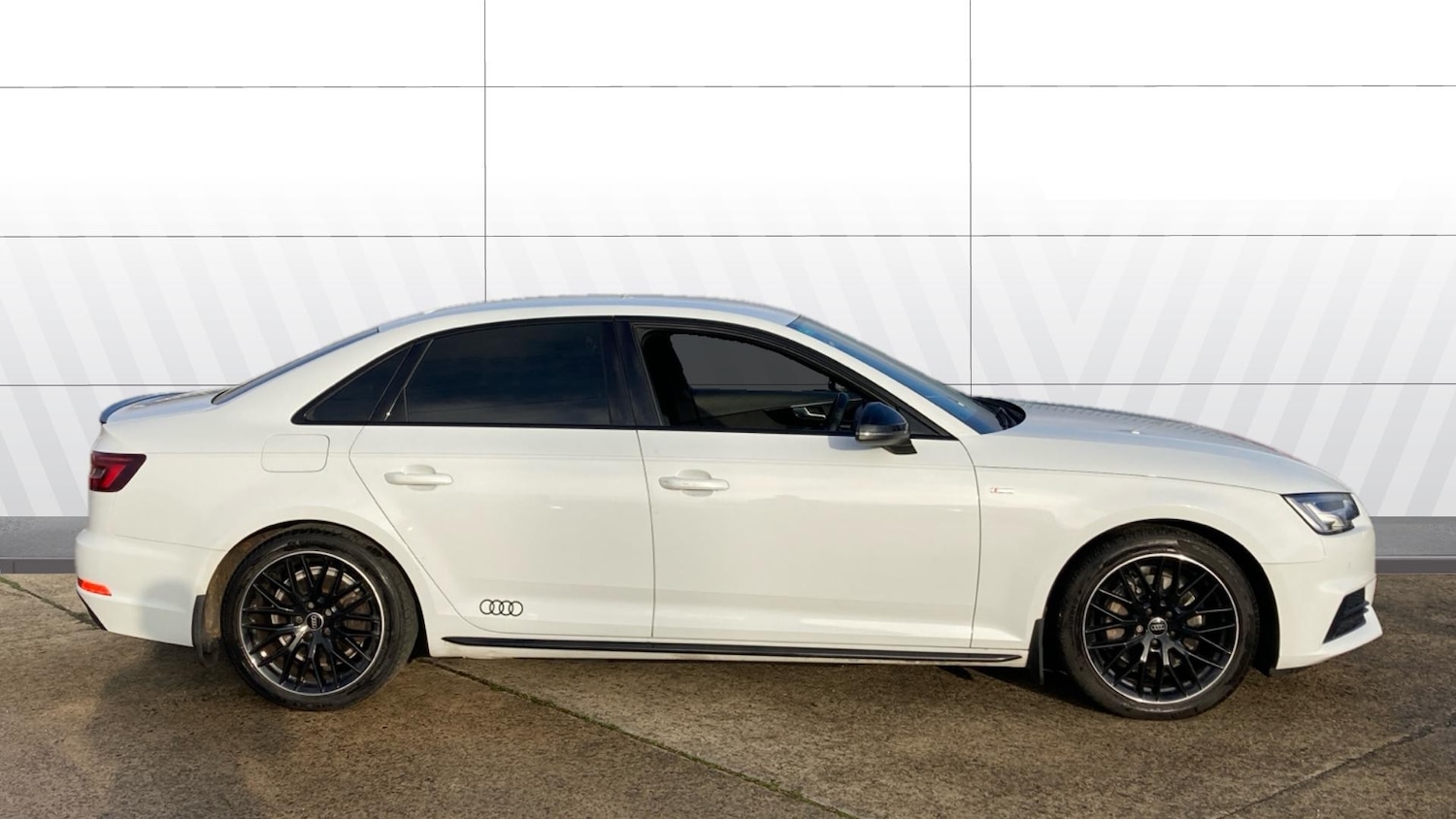 Used Audi A4 2017 for sale - 76792922: Photo 5