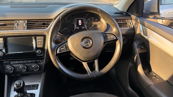 Used Skoda Octavia 2015 for sale - 76076228: Photo 10
