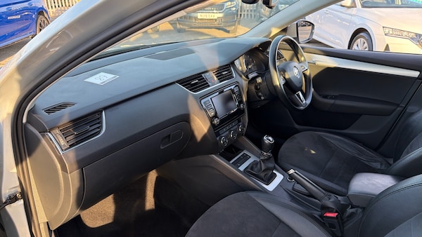 Used Skoda Octavia 2015 for sale - 76076228: Photo 2