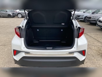 Used Toyota C-HR 2022 for sale - 77935131: Photo