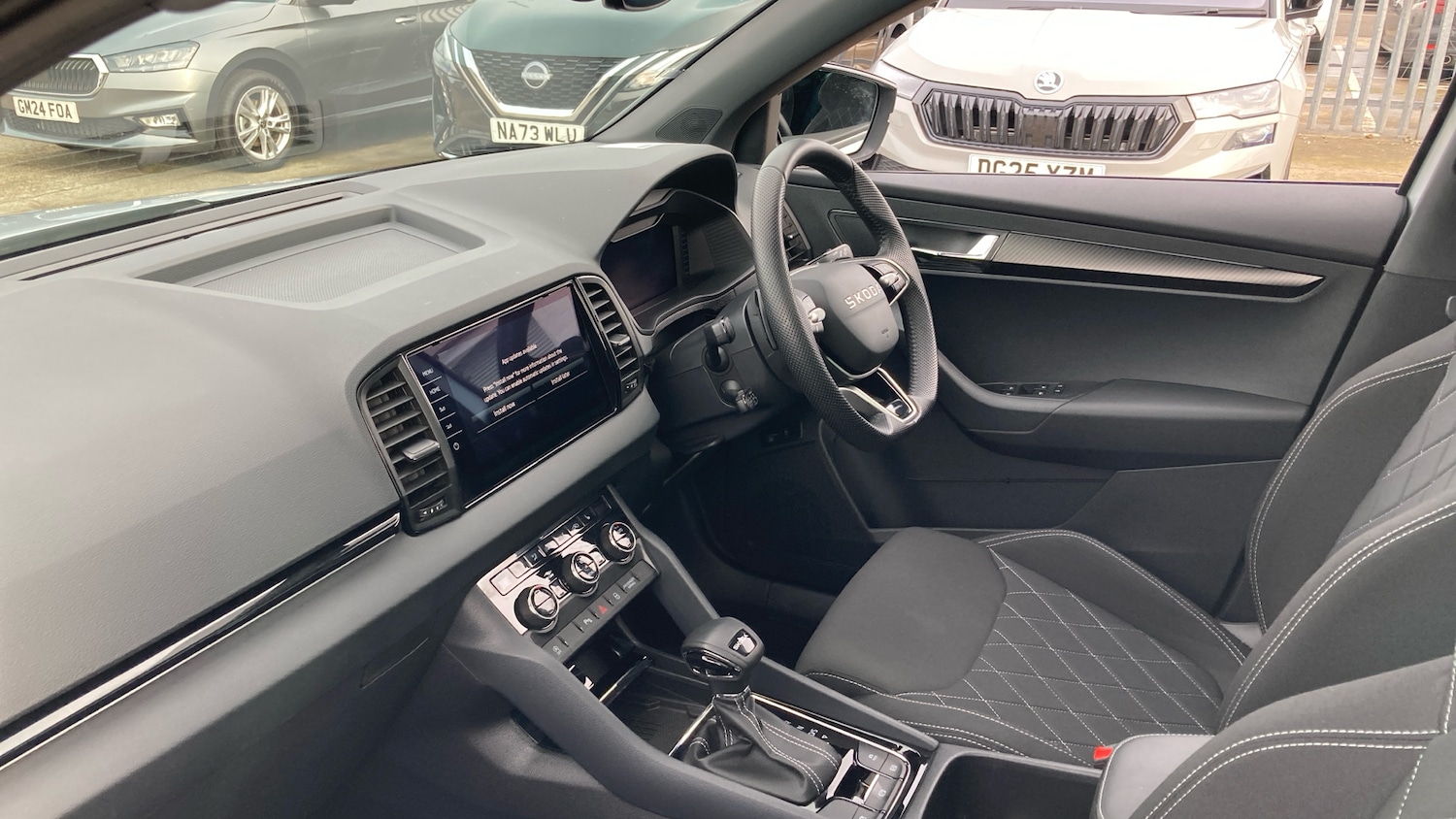 Used Skoda Karoq 2025 for sale - 76494450: Photo 2