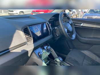 Used Skoda Karoq 2025 for sale - 76172580: Photo 2
