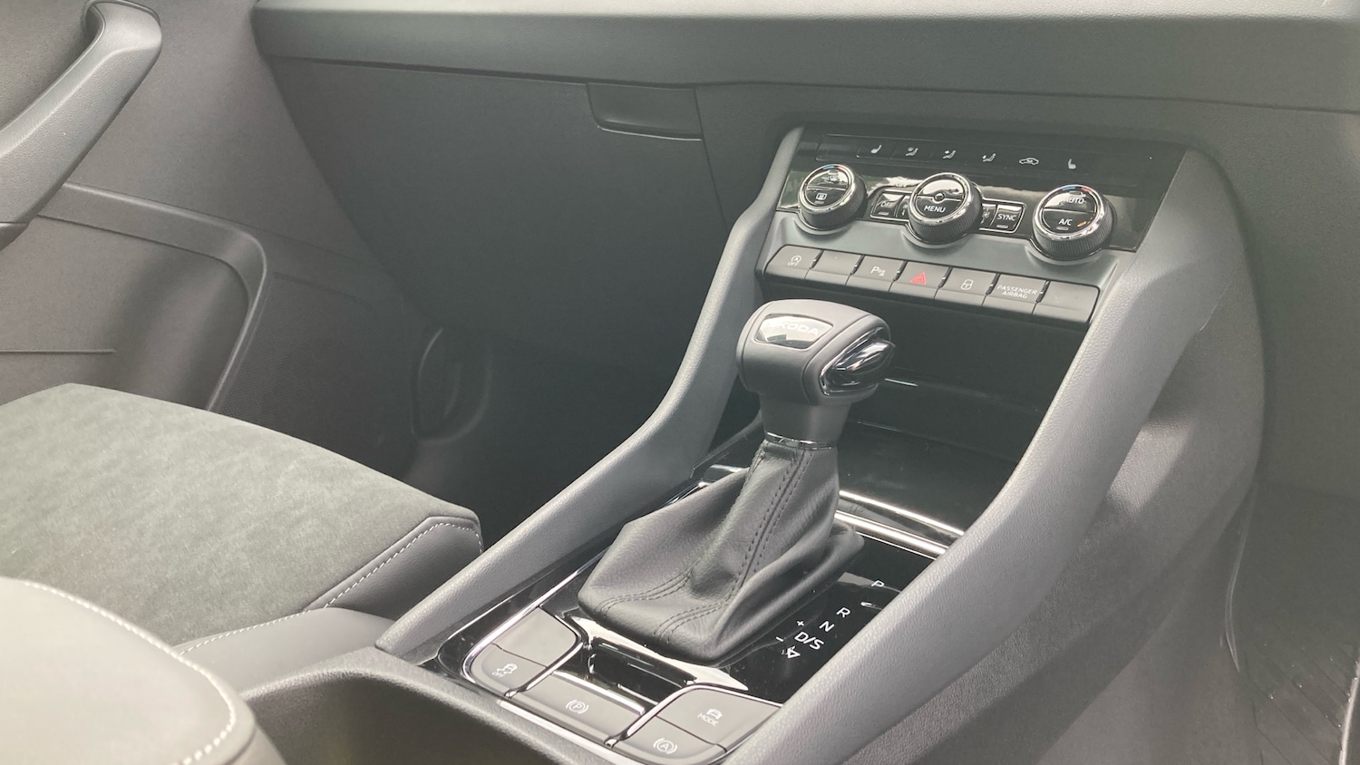 Used Skoda Karoq 2025 for sale - 76322453: Photo 14