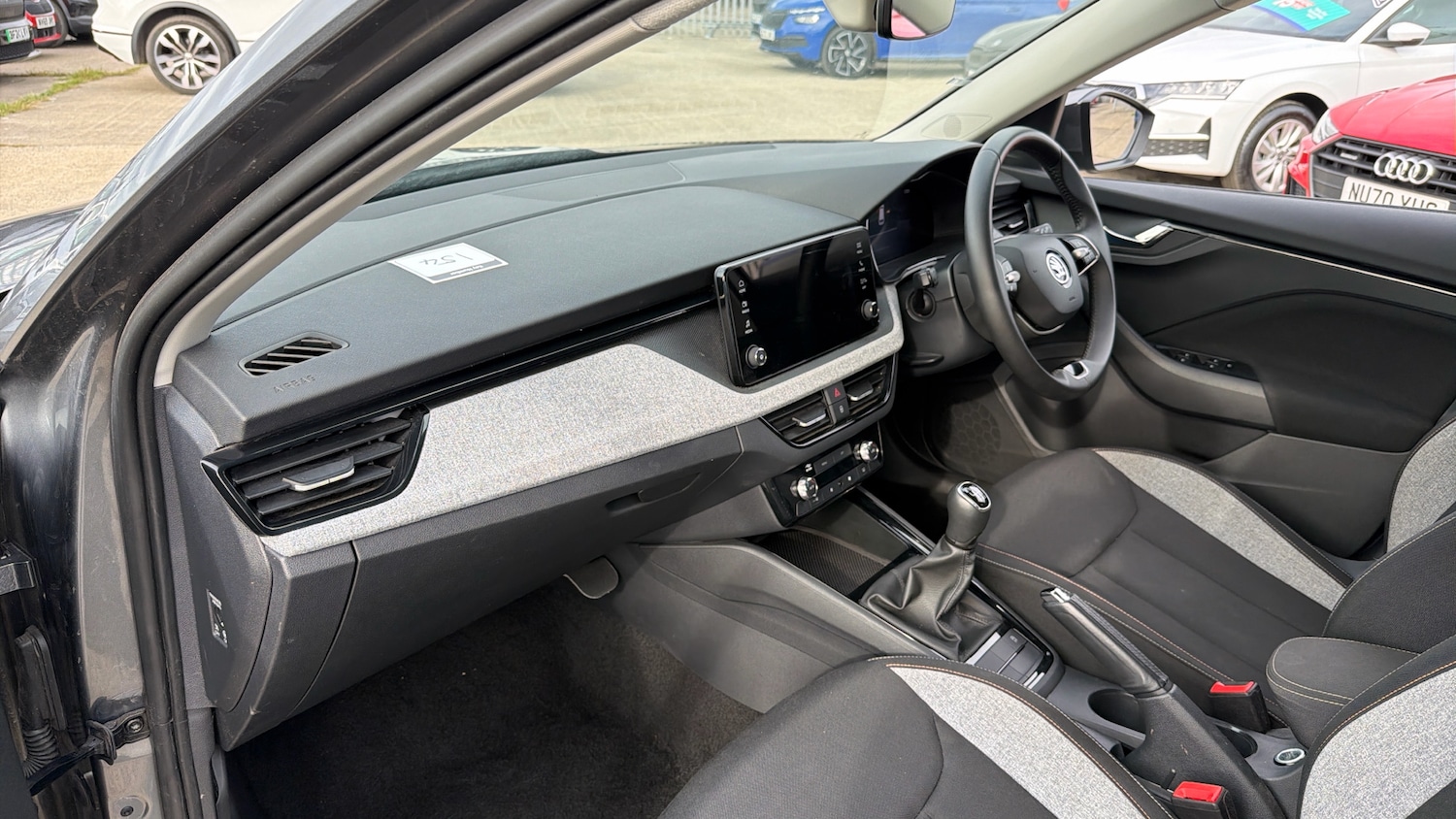 Used Skoda Kamiq 2024 for sale - 77138477: Photo 2