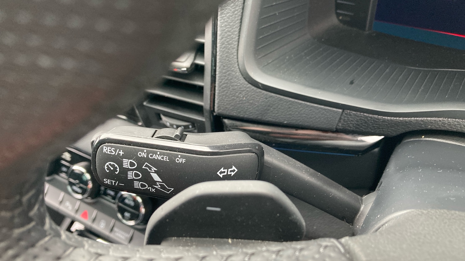 Used Skoda Karoq 2024 for sale - 77605147: Photo 32