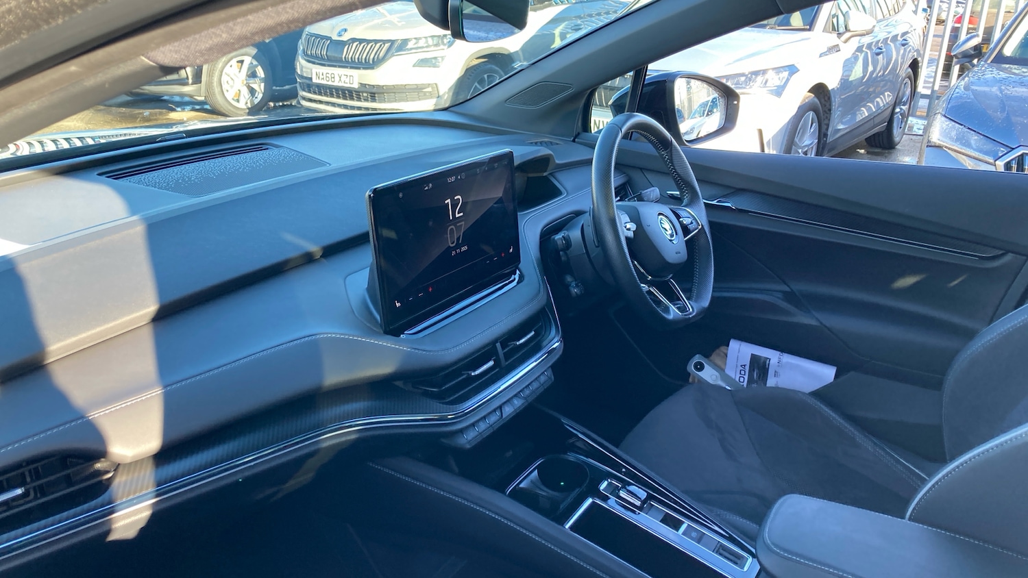 Used Skoda Enyaq 2023 for sale - 76637603: Photo 2