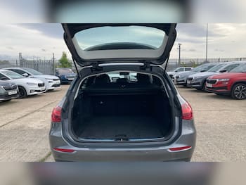 Used Mercedes-Benz C Class 2022 for sale - 79801828: Photo