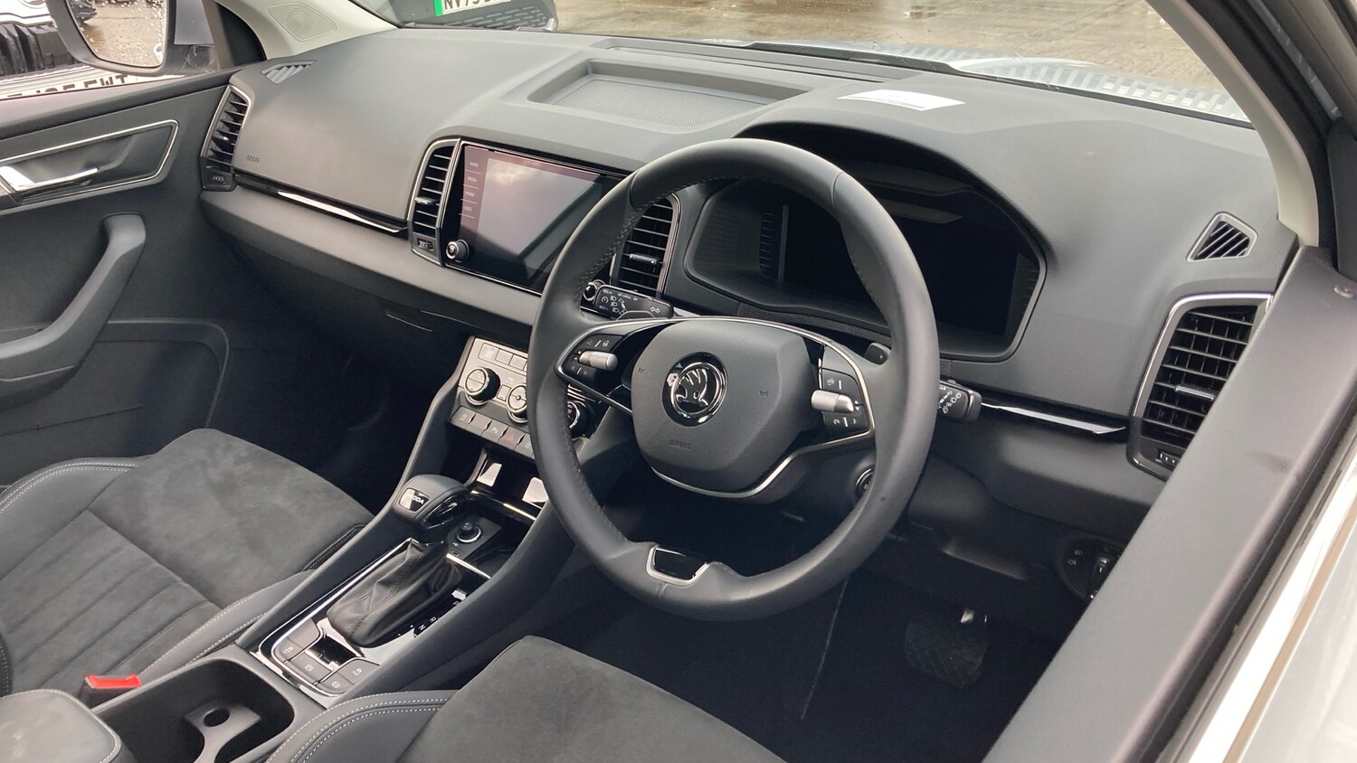 Used Skoda Karoq 2024 for sale - 76588935: Photo 6