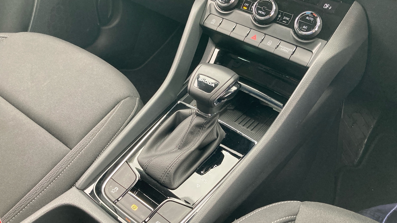 Used Skoda Karoq 2024 for sale - 76330347: Photo 14