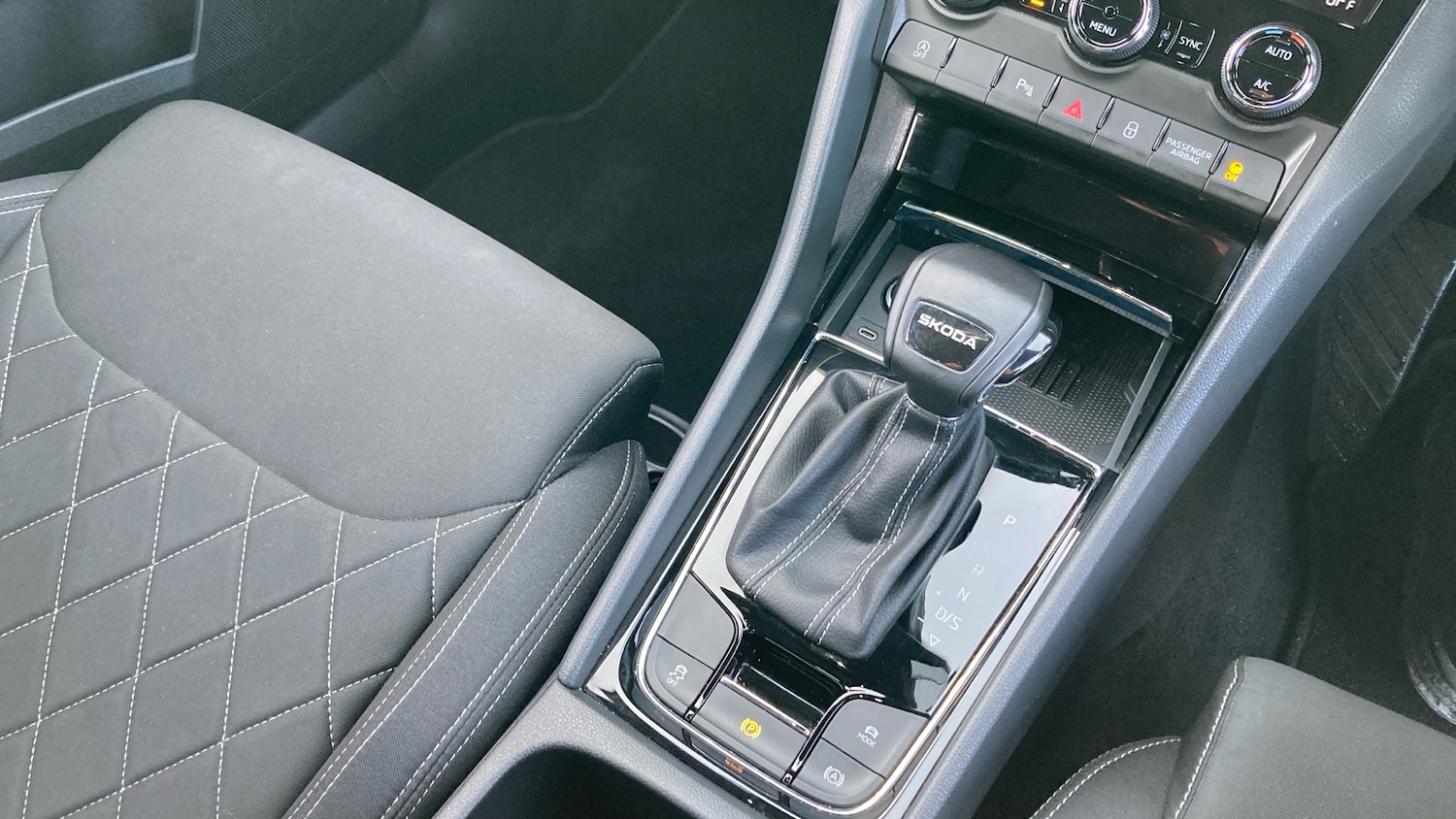 Used Skoda Karoq 2025 for sale - 77198759: Photo 14