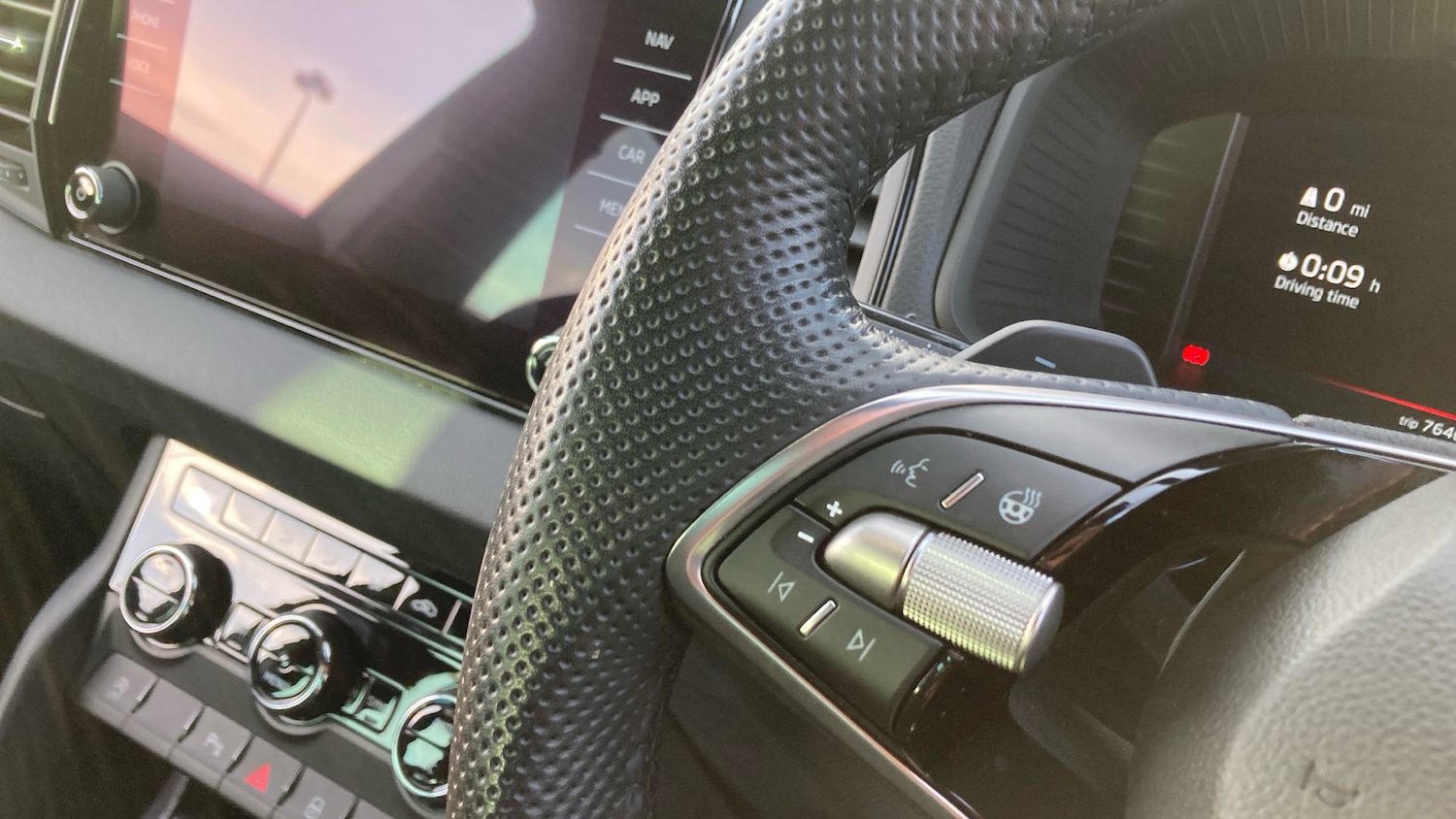 Used Skoda Karoq 2025 for sale - 77198759: Photo 17