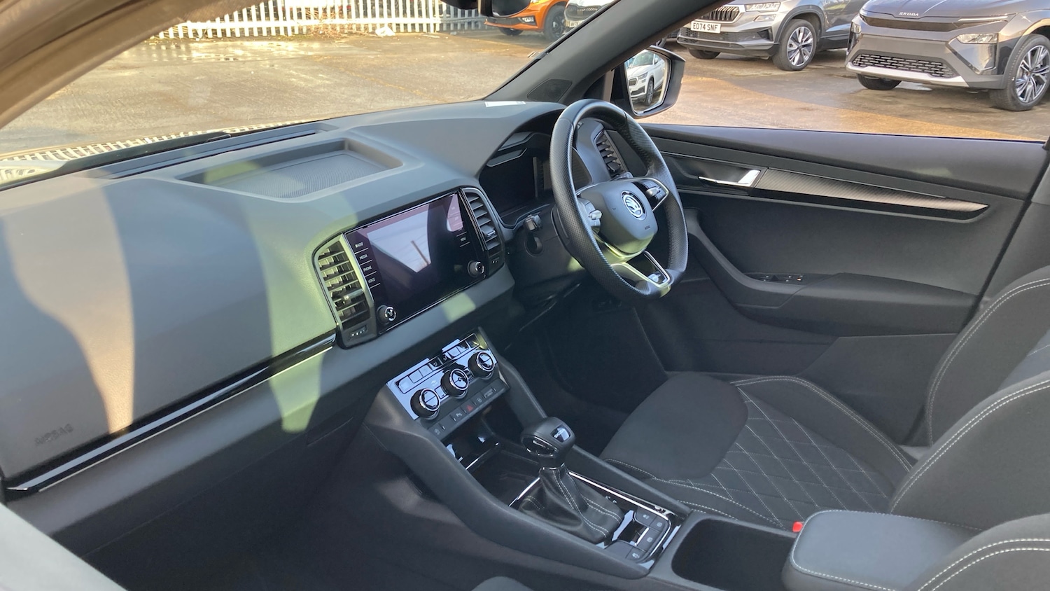 Used Skoda Karoq 2025 for sale - 77198759: Photo 2