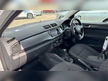 Used Skoda Fabia 2015 for sale - 76321702: Photo