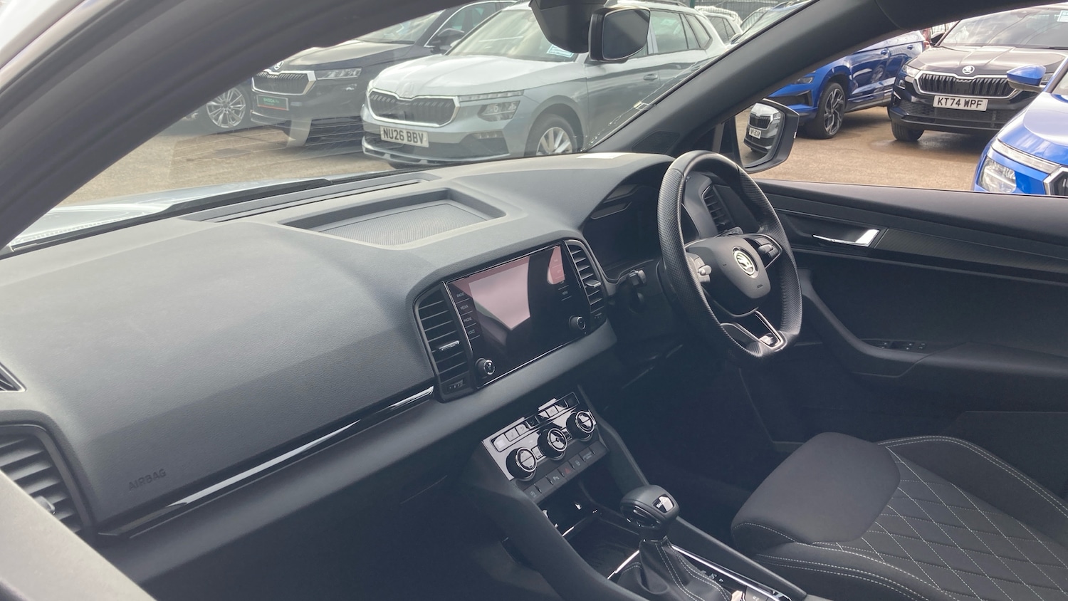 Used Skoda Karoq 2024 for sale - 77591256: Photo 2