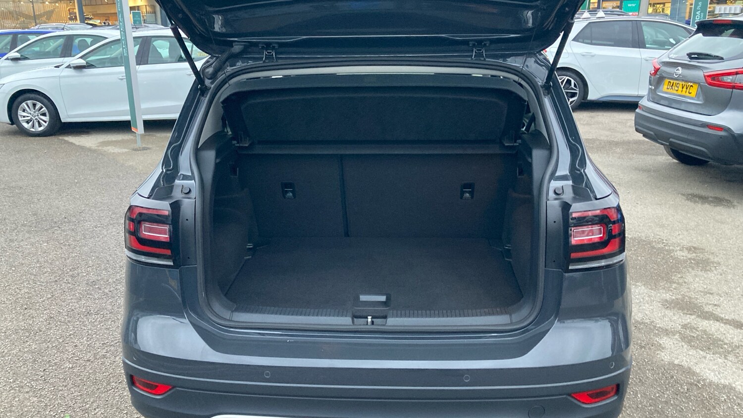 Used Volkswagen T-Cross 2020 for sale - 76807025: Photo 4