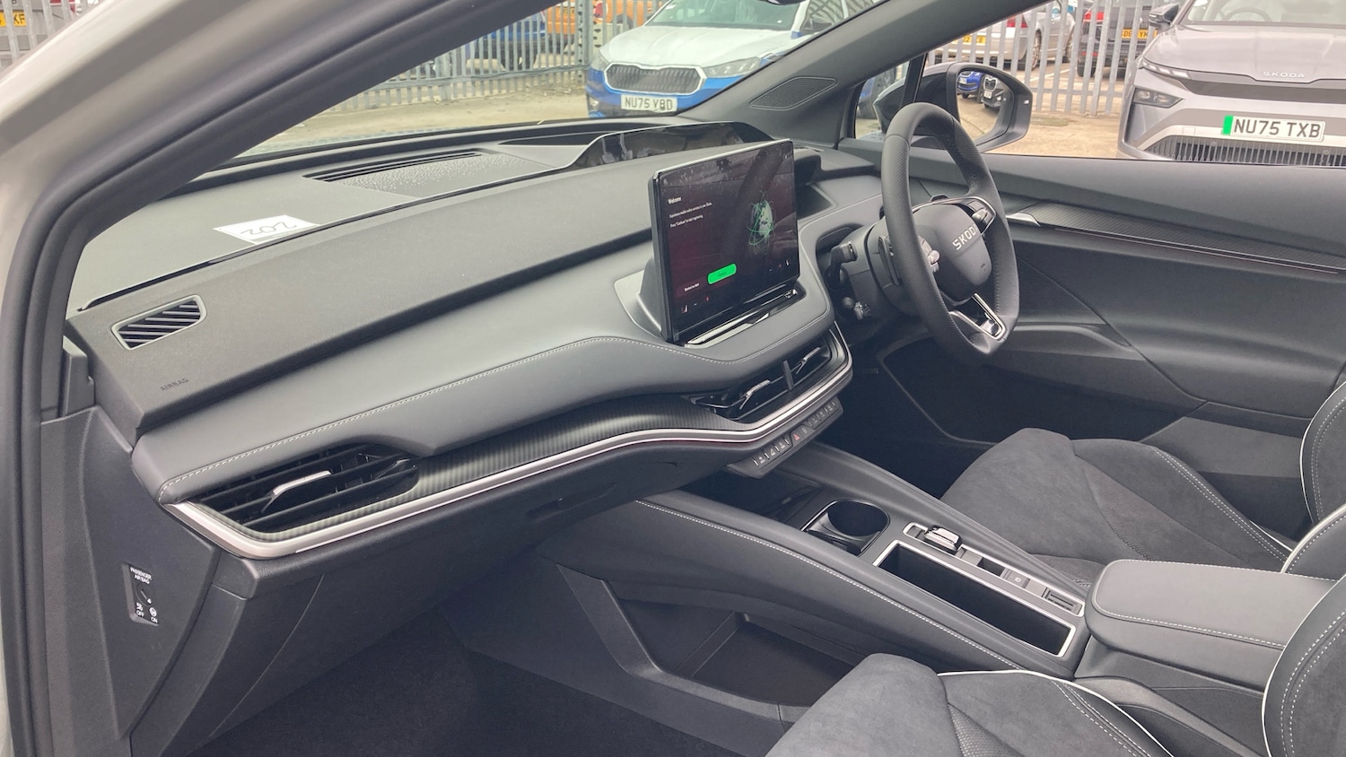 Used Skoda Enyaq 2025 for sale - 77088059: Photo 2