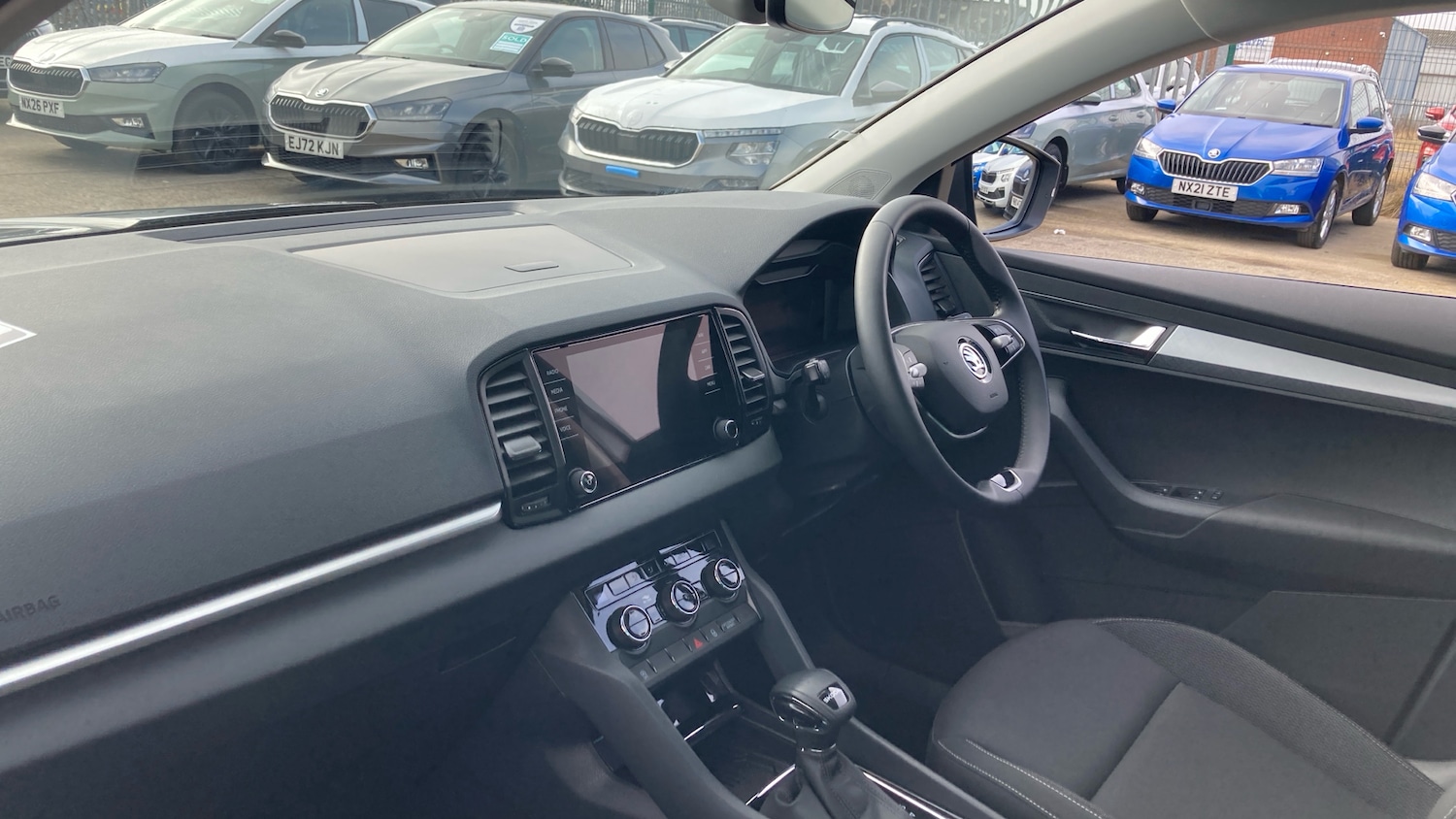 Used Skoda Karoq 2024 for sale - 77831633: Photo 2