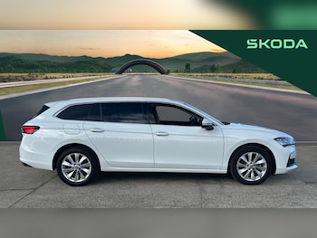Used Skoda Superb 2024 for sale - 75972249: Photo