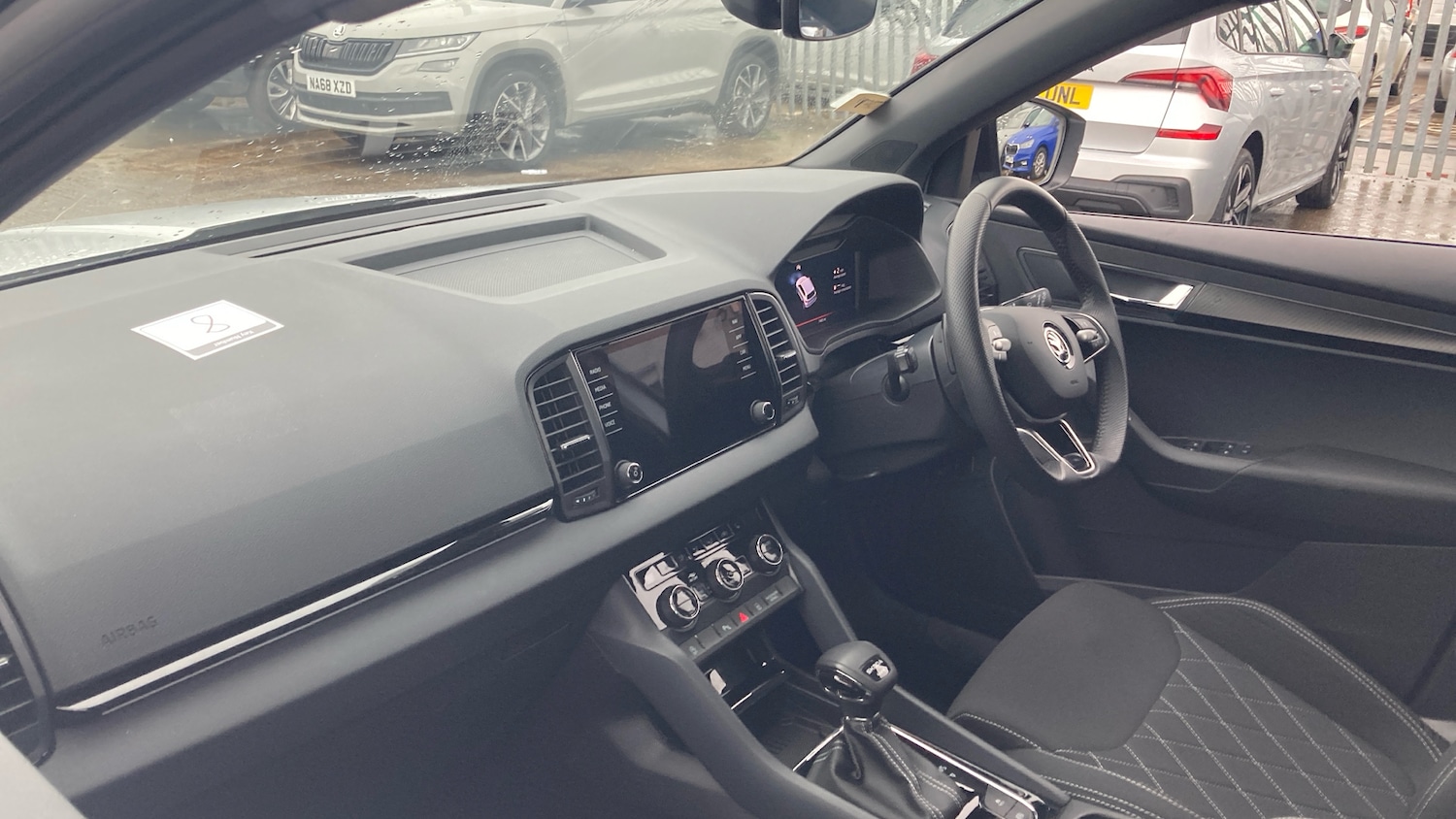 Used Skoda Karoq 2025 for sale - 76719225: Photo 2