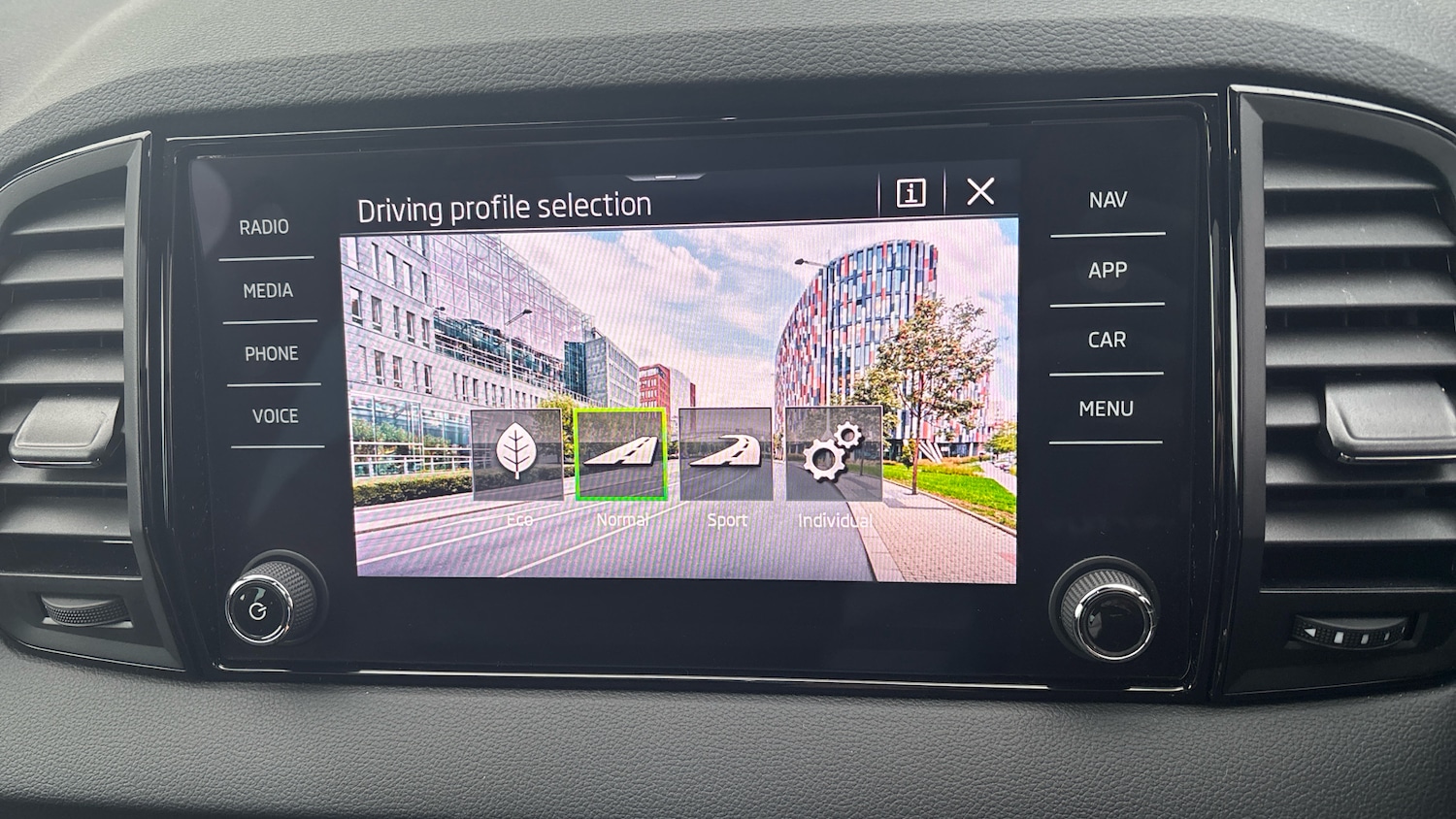 Used Skoda Karoq 2024 for sale - 76464338: Photo 27