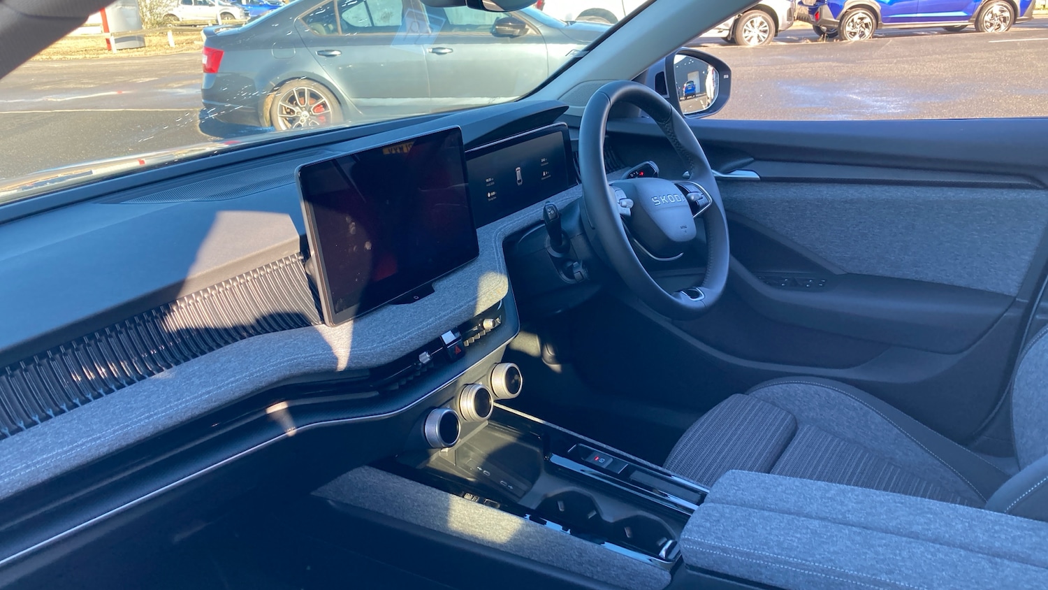 Used Skoda Superb 2025 for sale - 77951406: Photo 2