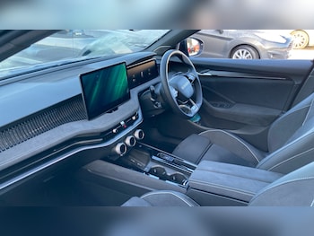 Used Skoda Superb 2025 for sale - 77148360: Photo