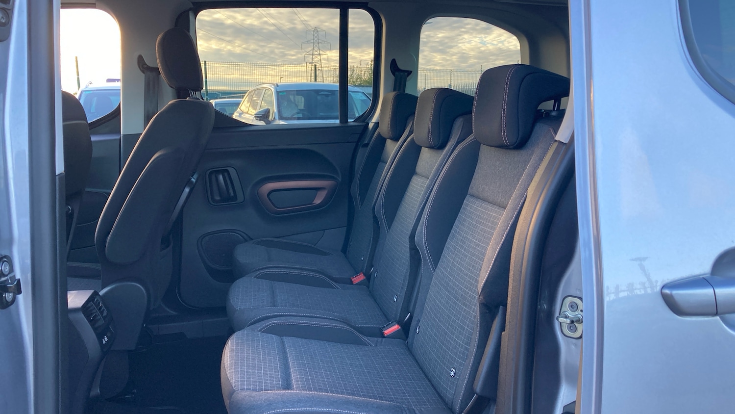 Used Peugeot Rifter 2018 for sale - 76366889: Photo 16