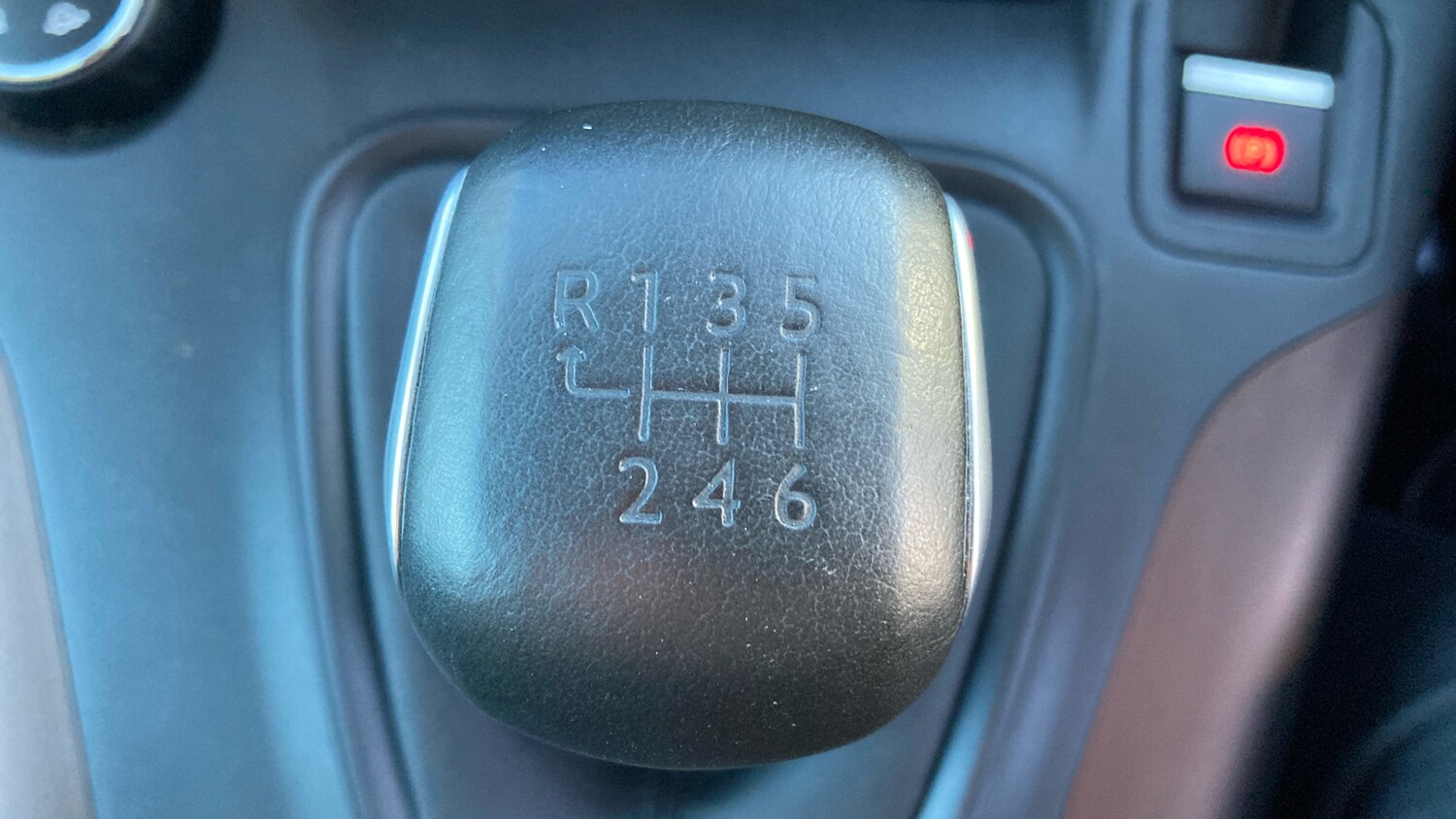 Used Peugeot Rifter 2018 for sale - 76366889: Photo 35