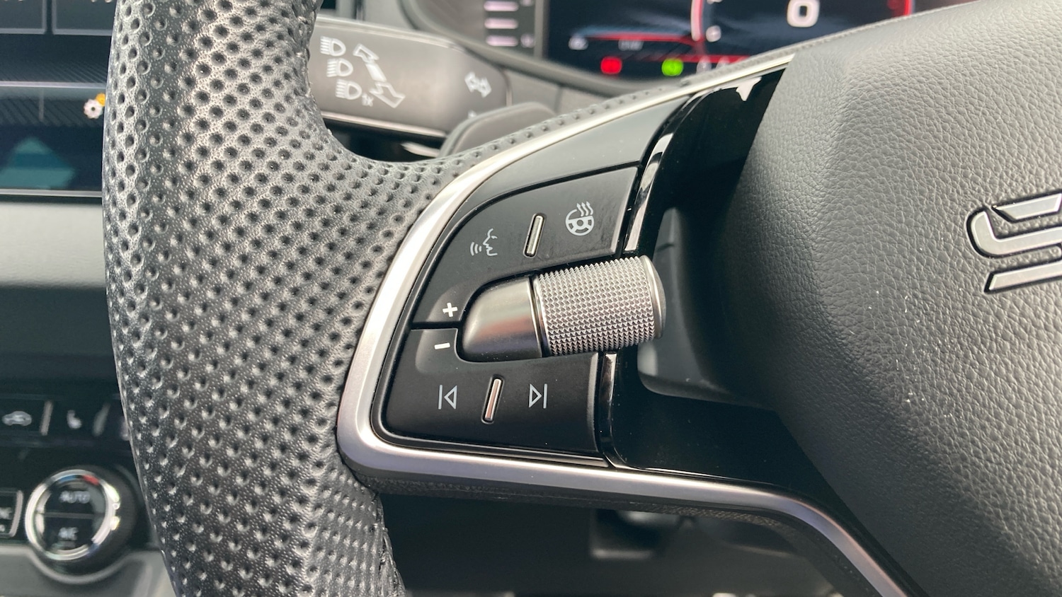 Used Skoda Karoq 2025 for sale - 77965598: Photo 17