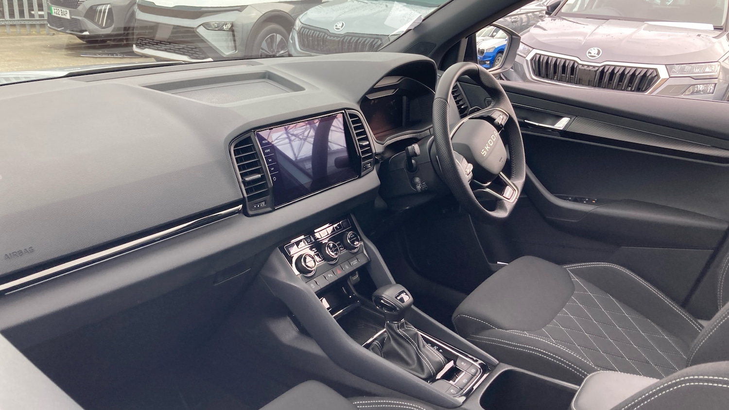 Used Skoda Karoq 2025 for sale - 77965598: Photo 2