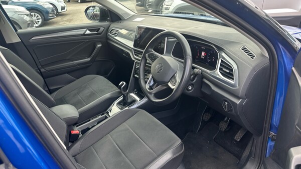 Used Volkswagen T-Roc 2023 for sale - 76114836: Photo 11