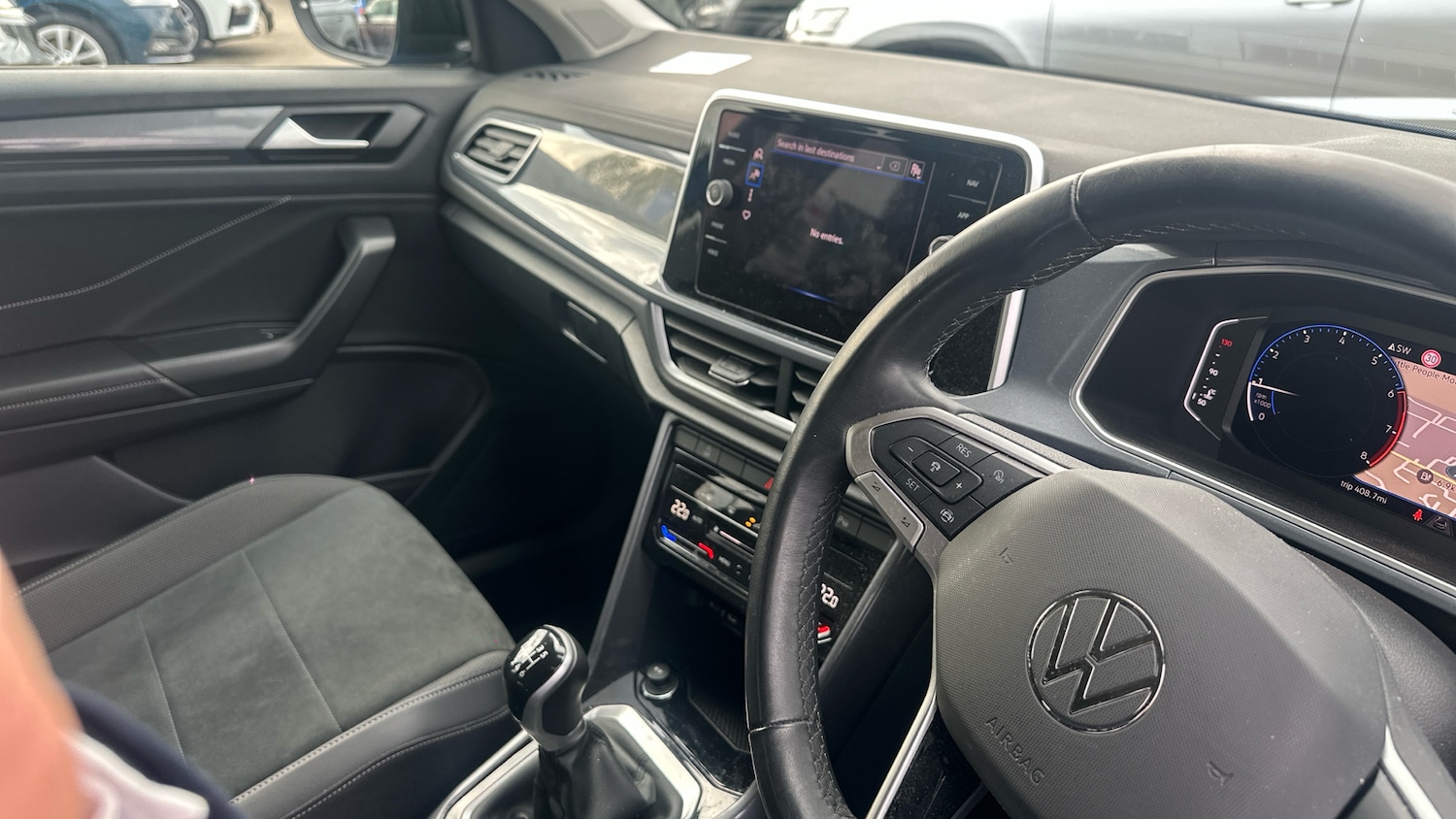 Used Volkswagen T-Roc 2023 for sale - 76114836: Photo 14