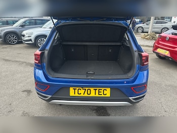 Used Volkswagen T-Roc 2023 for sale - 76114836: Photo 4