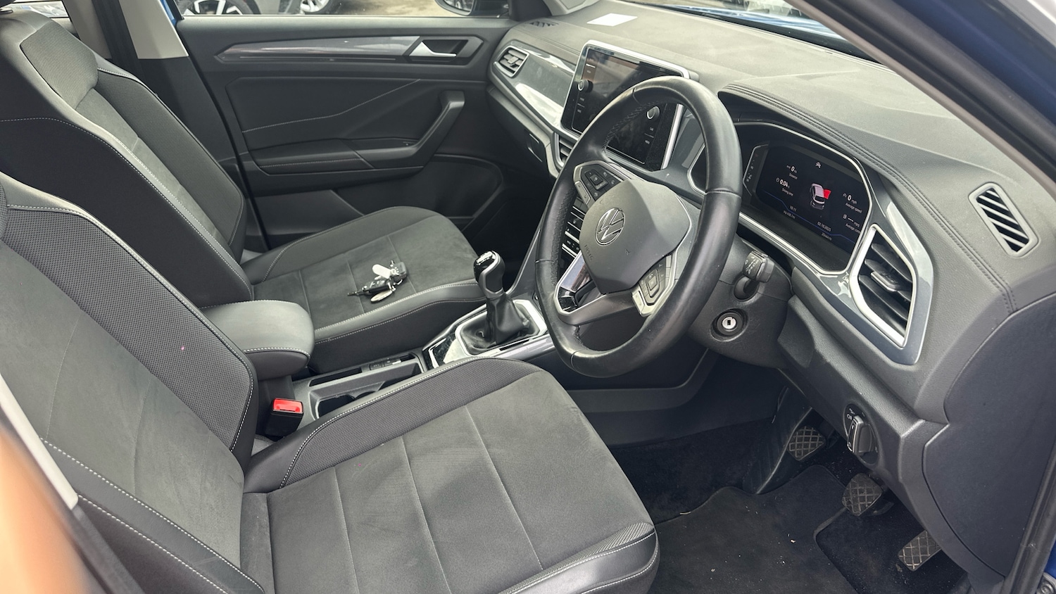 Used Volkswagen T-Roc 2023 for sale - 76114836: Photo 9