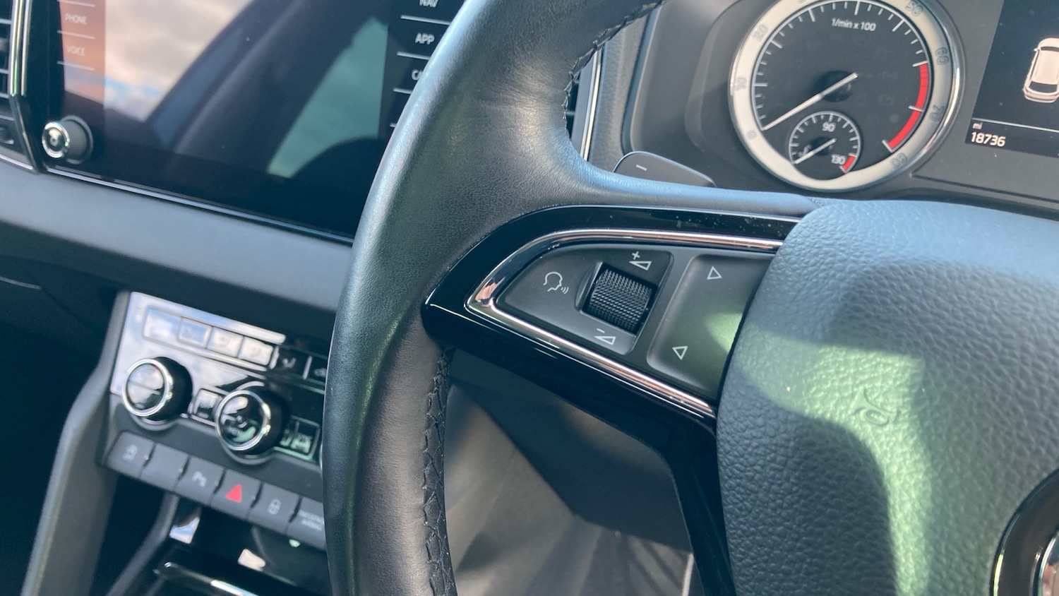 Used Skoda Karoq 2019 for sale - 76346800: Photo 17