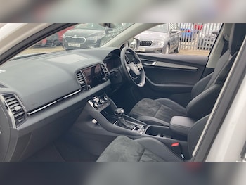 Used Skoda Karoq 2024 for sale - 76143077: Photo 2