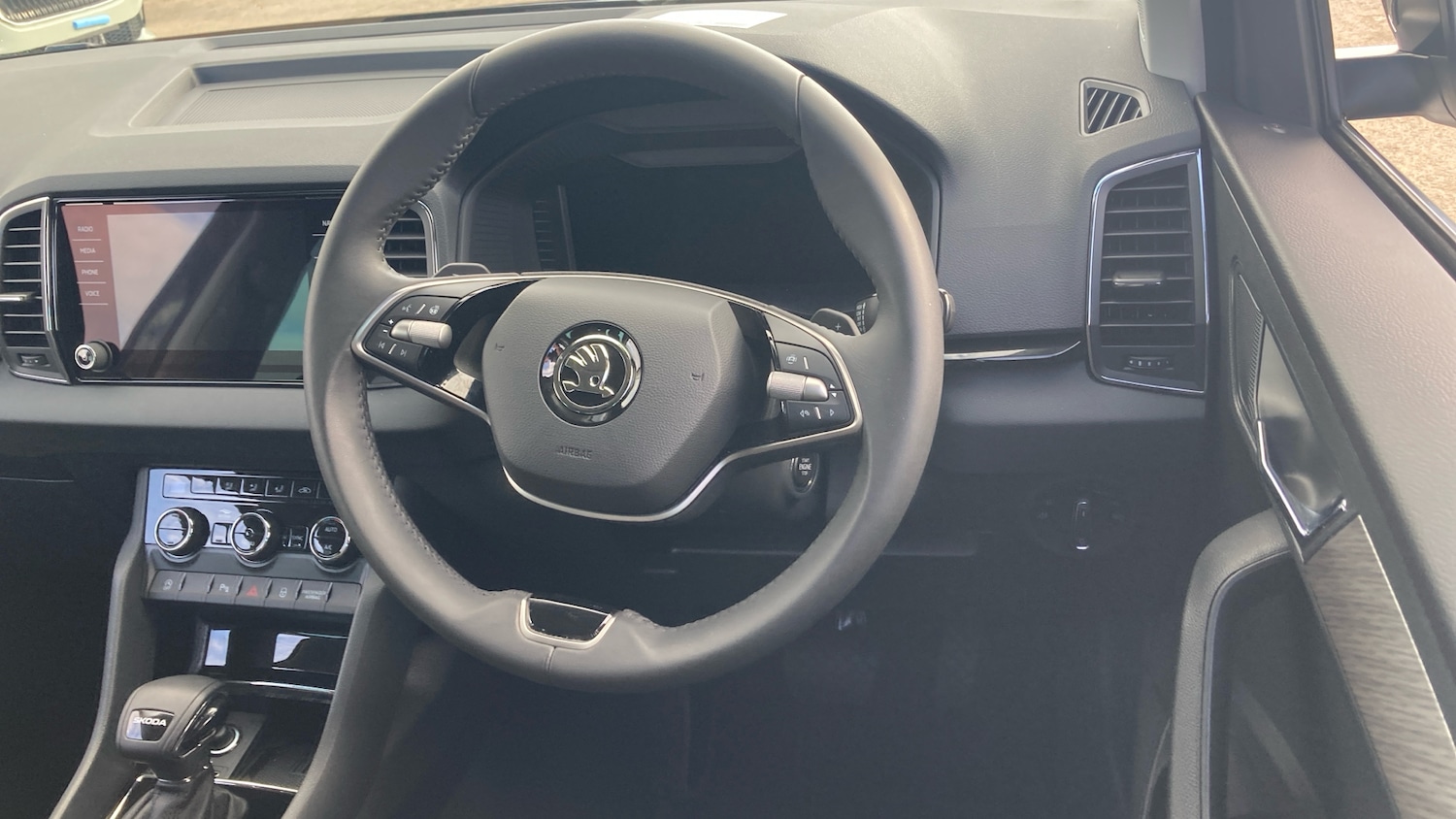 Used Skoda Karoq 2025 for sale - 77653554: Photo 10