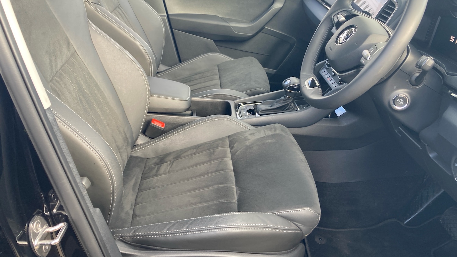 Used Skoda Karoq 2025 for sale - 77653554: Photo 15