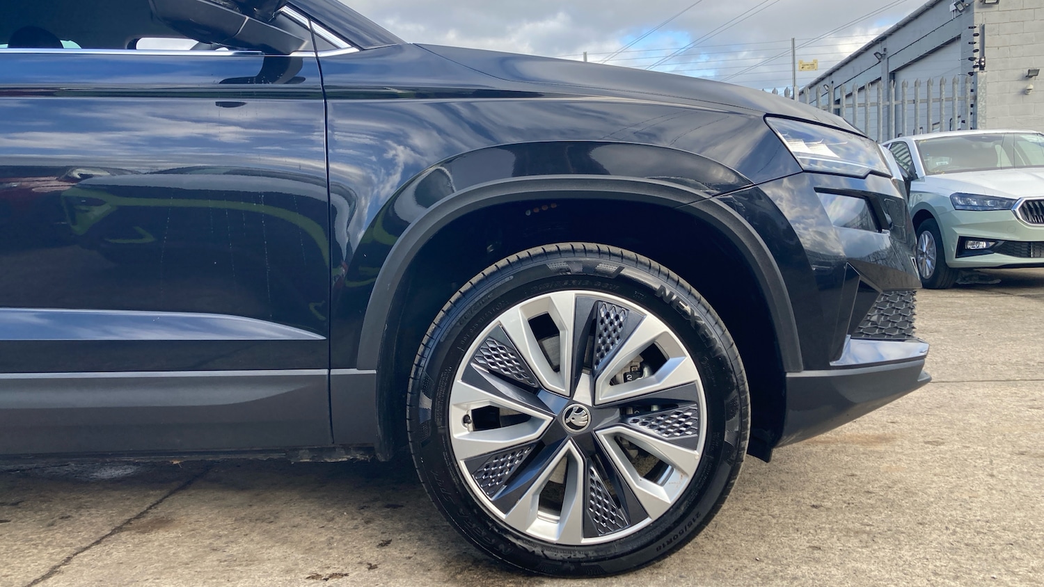 Used Skoda Karoq 2025 for sale - 77653554: Photo 5