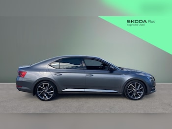 Used Skoda Superb 2023 for sale - 78581117: Photo