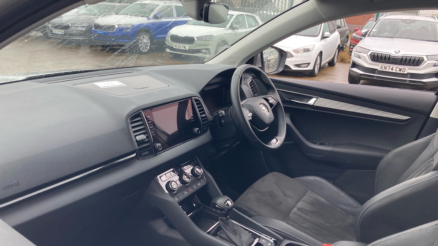 Used Skoda Karoq 2024 for sale - 77640023: Photo 2