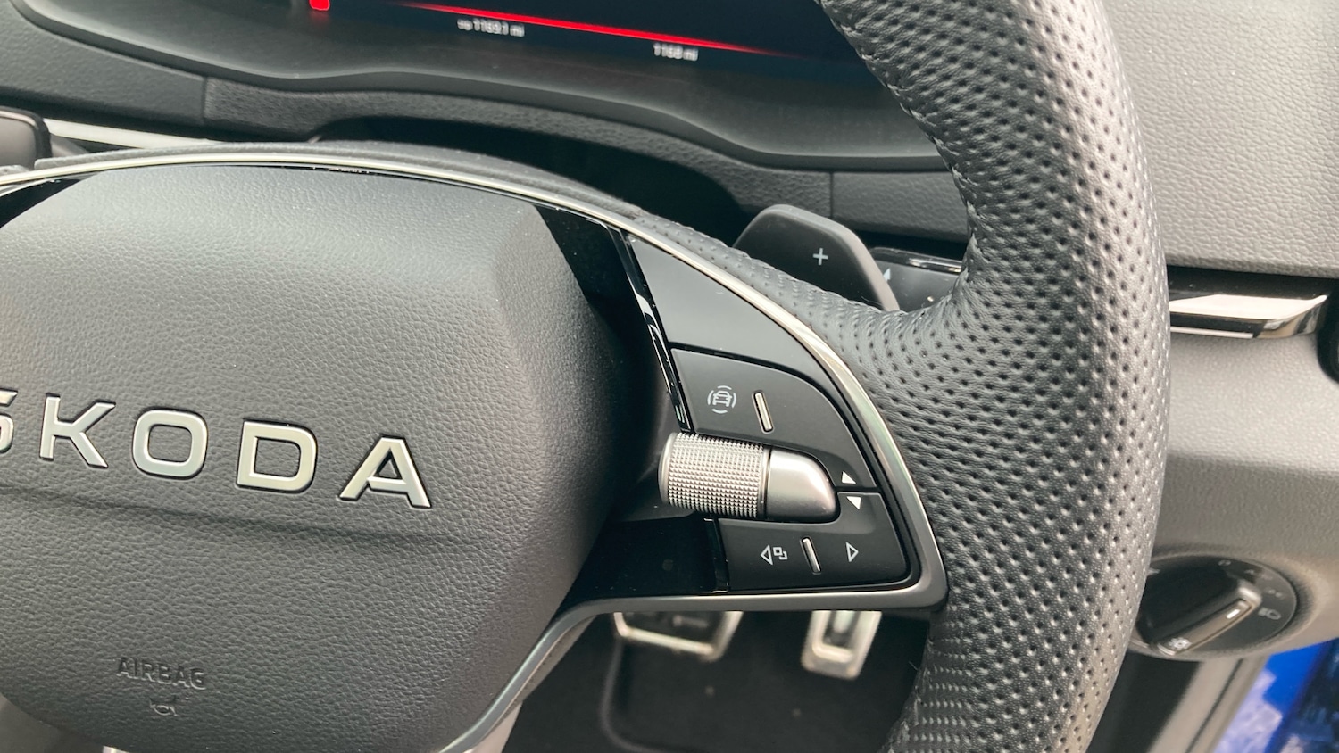 Used Skoda Karoq 2025 for sale - 76542793: Photo 18