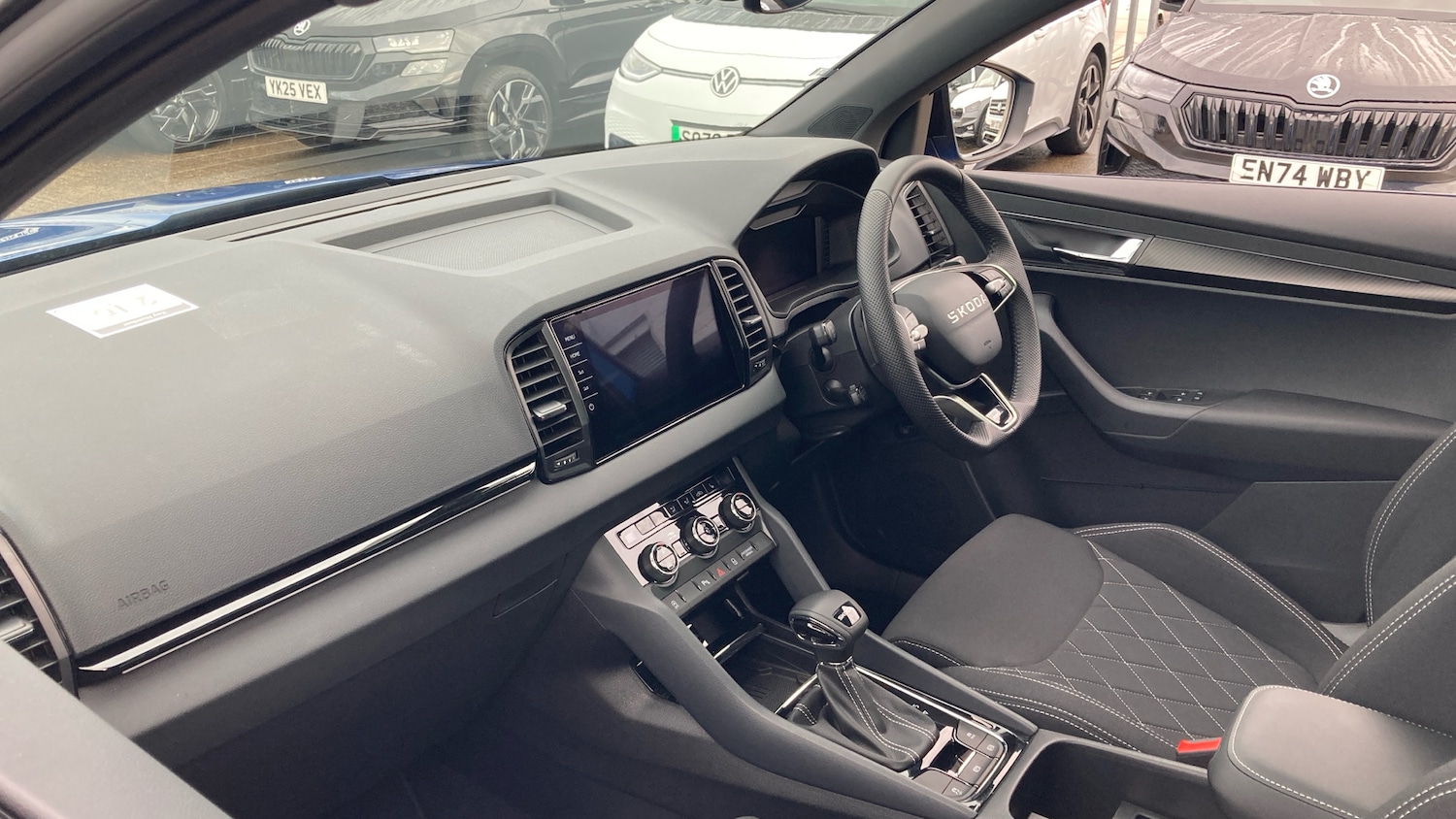 Used Skoda Karoq 2025 for sale - 76542793: Photo 2