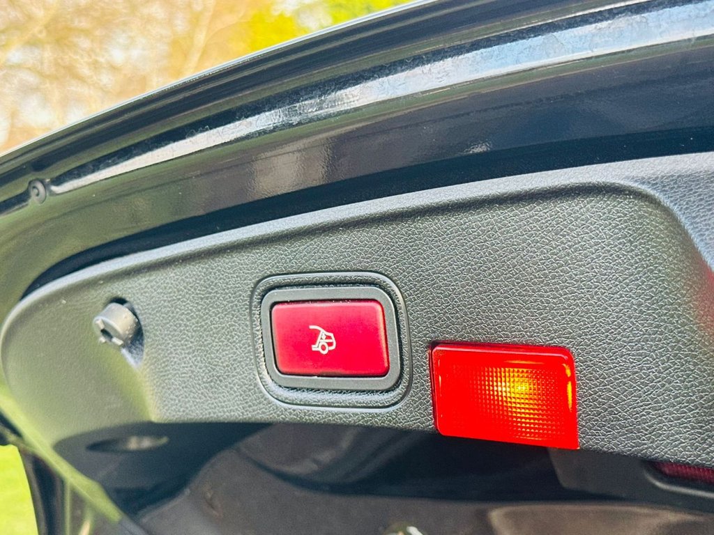 Used Mercedes-Benz C Class 2017 for sale - 76758658: Photo 24